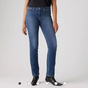 Levis 314 shaping straight jean. Size 32 x 28 inseam.